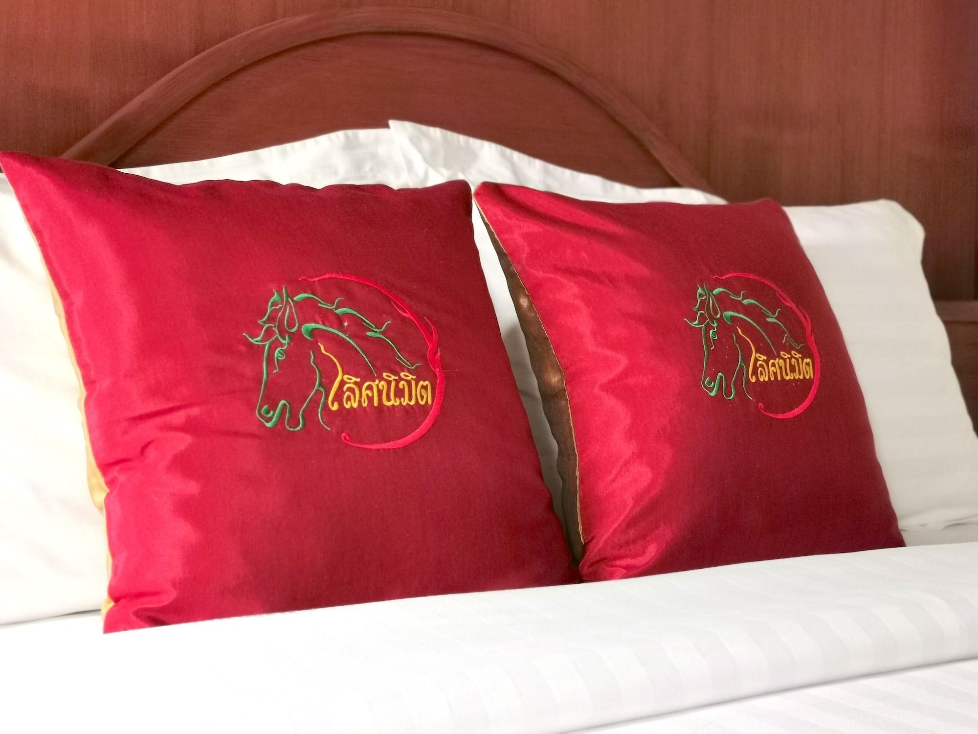 Lertnimit Boutique Hotel HHQ Buitenkant foto