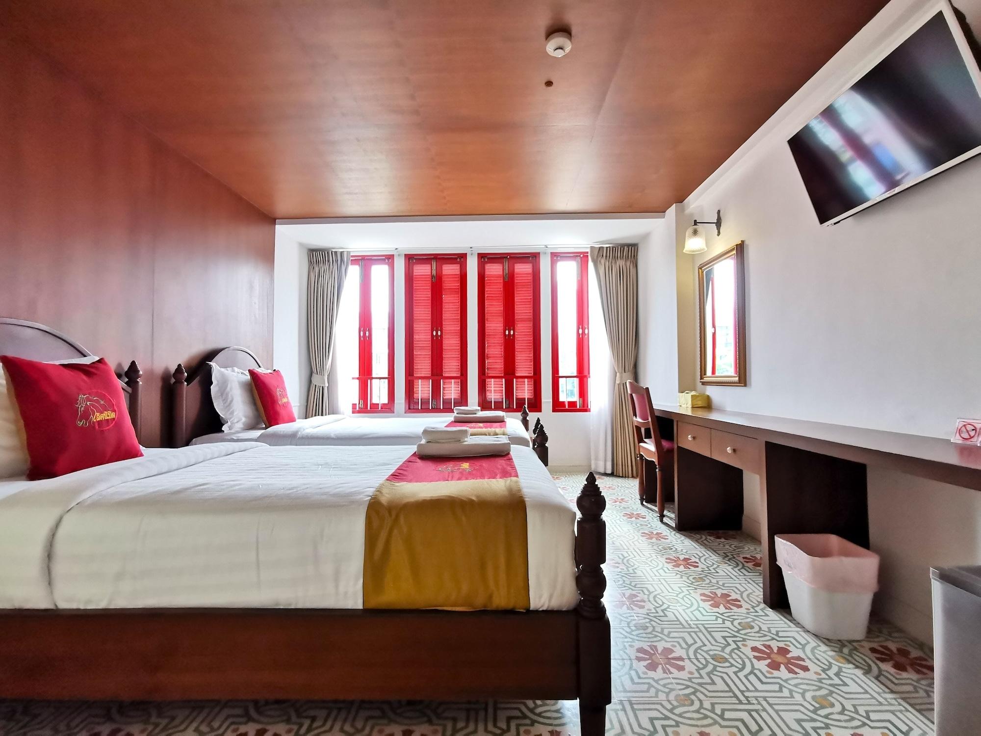 Lertnimit Boutique Hotel HHQ Buitenkant foto