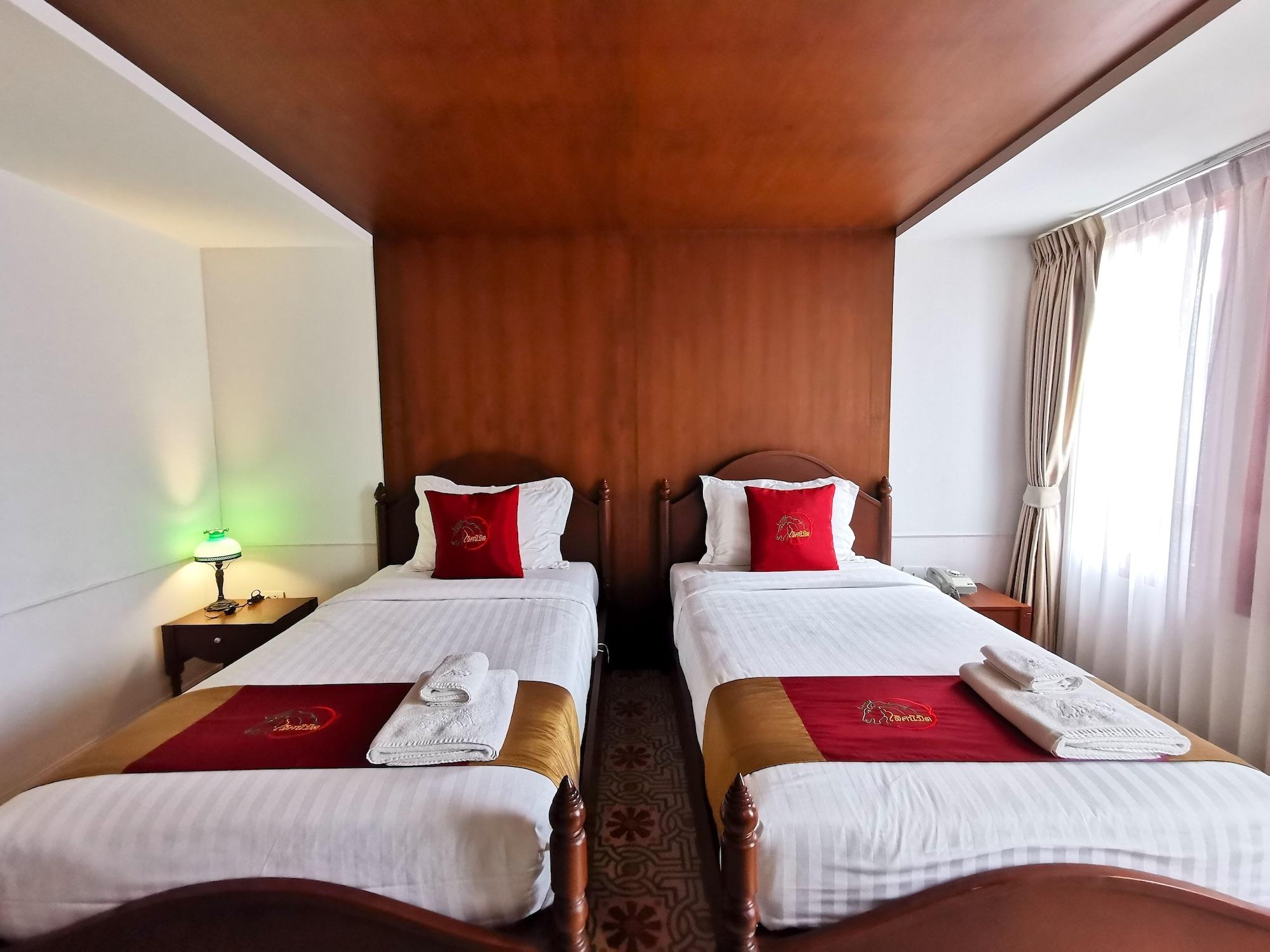 Lertnimit Boutique Hotel HHQ Buitenkant foto