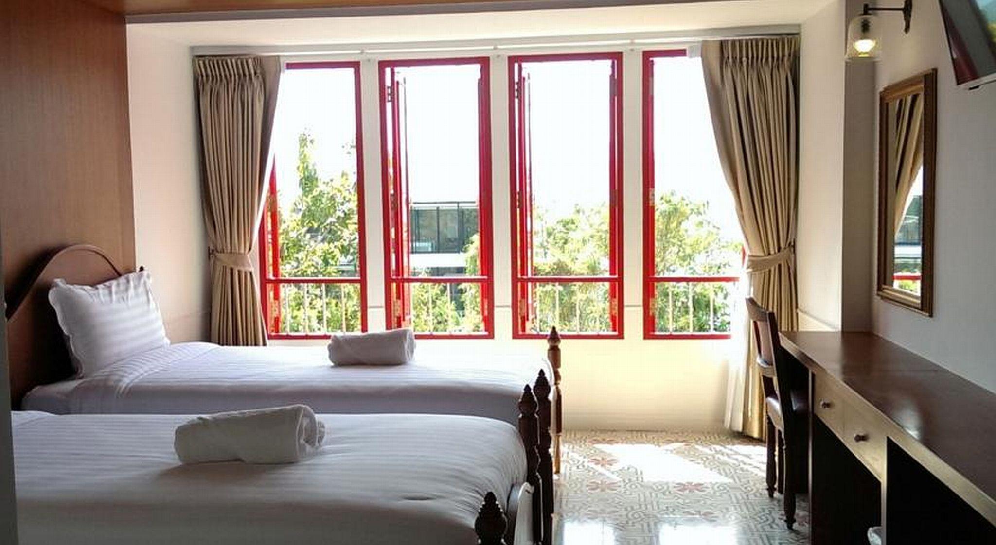 Lertnimit Boutique Hotel HHQ Buitenkant foto