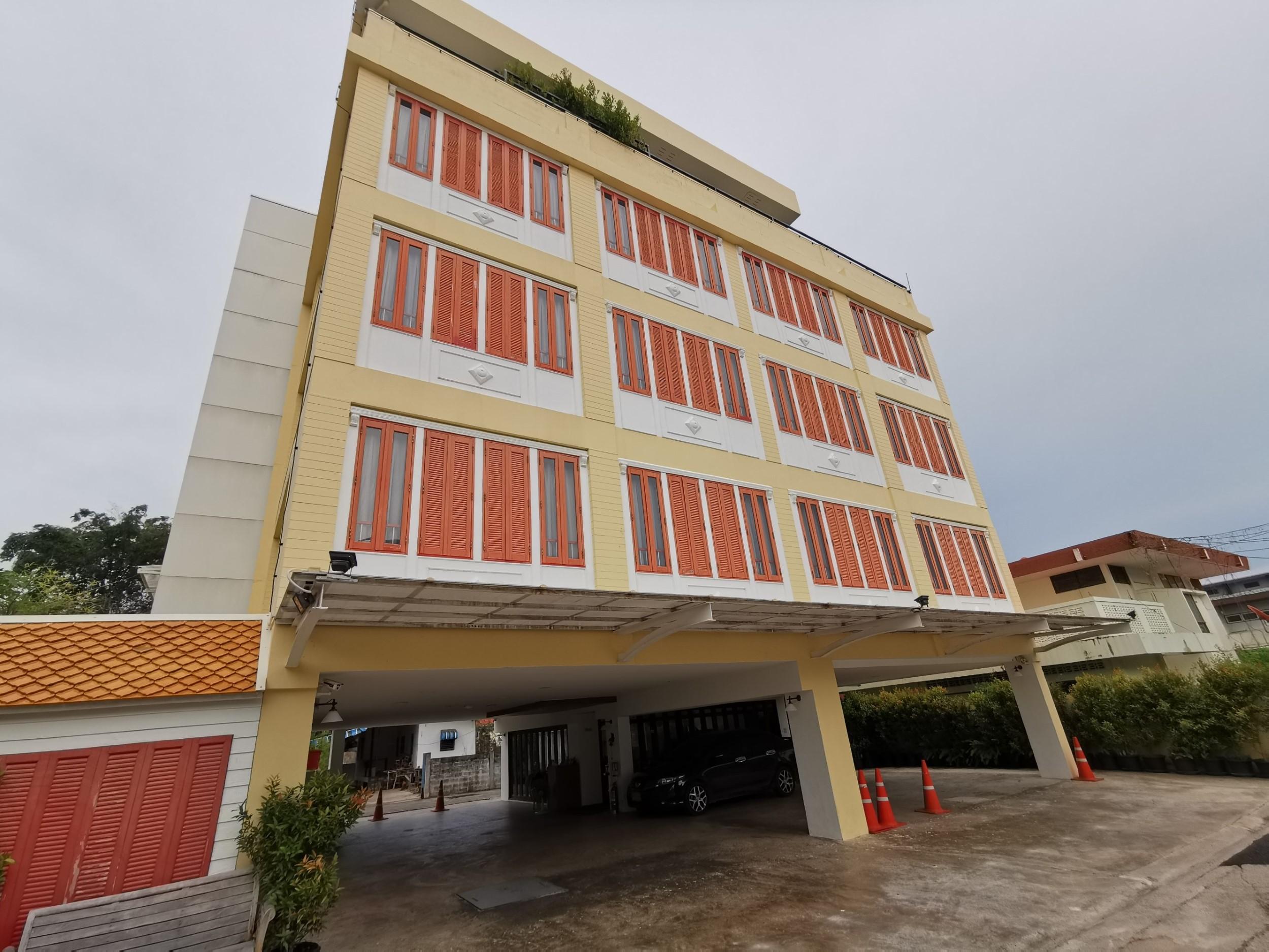 Lertnimit Boutique Hotel HHQ Buitenkant foto