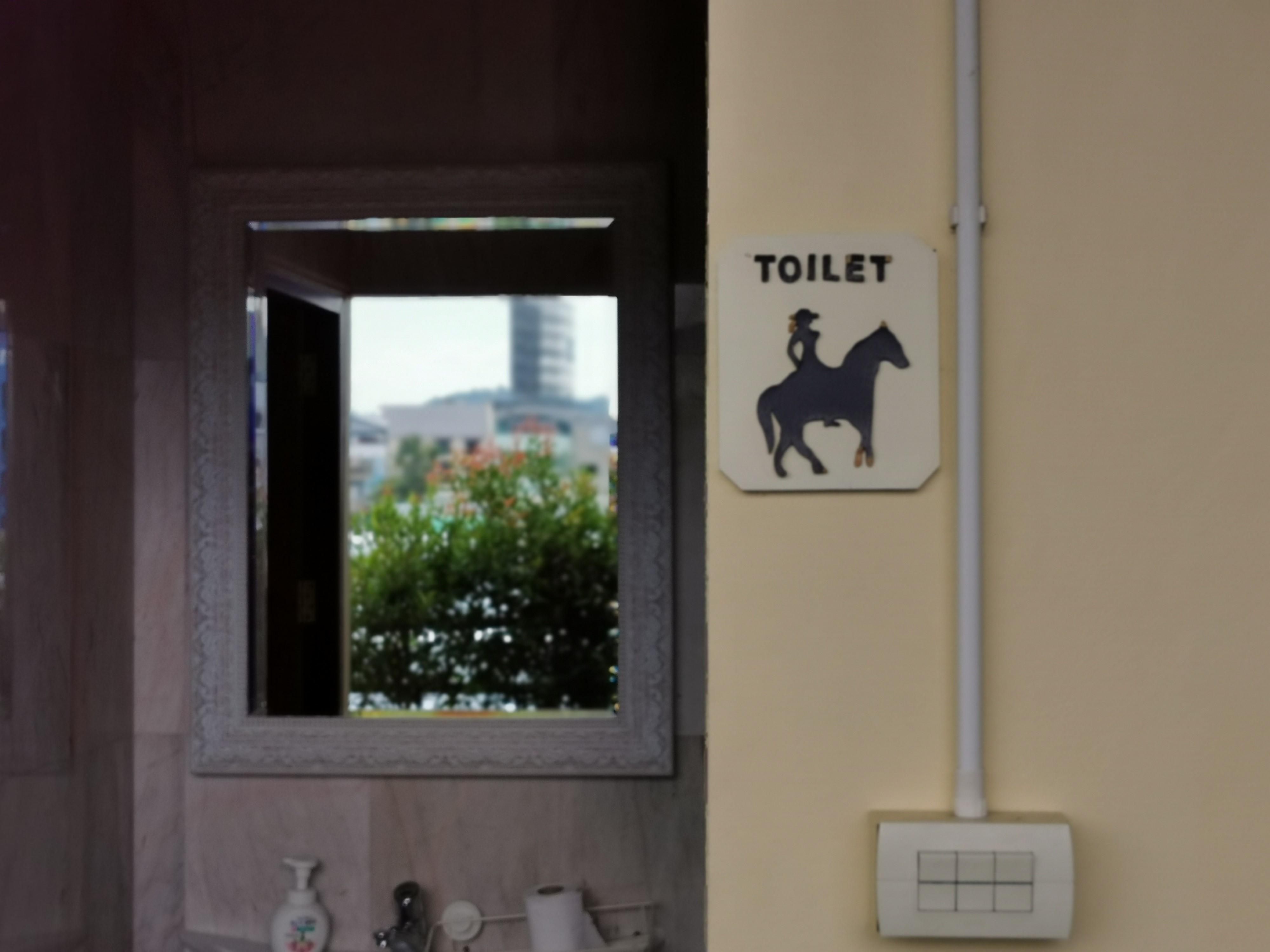 Lertnimit Boutique Hotel HHQ Buitenkant foto